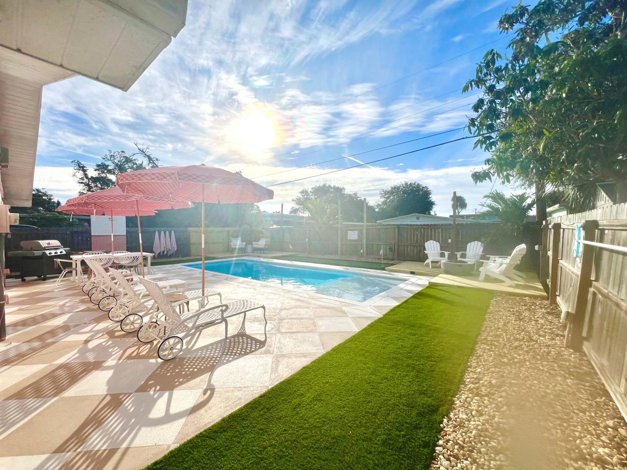 Luxury Villa 3 Blocks From The Beach With A Pool, Fire Pit And Outdoor Oasis Cape Canaveral Dış mekan fotoğraf